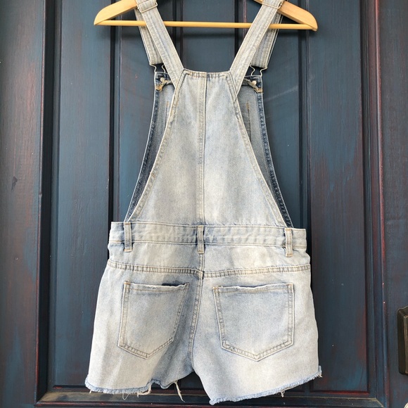 Cotton On Light Wash Denim Overall Shorts Size S - Picture 2 of 8